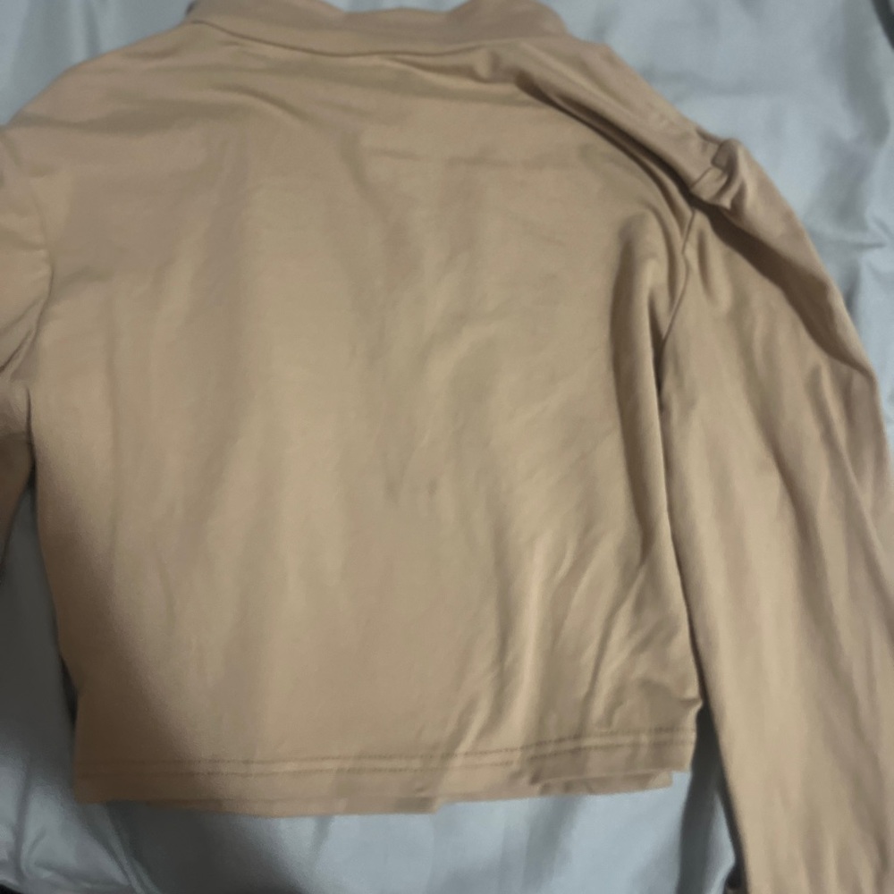 Top - Picture 2 of 2